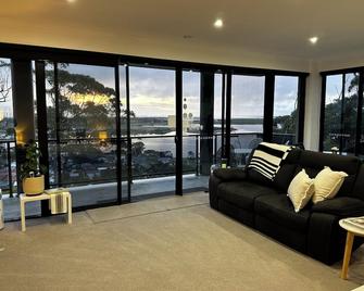 Sheer Pleasure Accommodation - Smithton - Sala de estar
