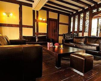Talbot Hotel - Stourbridge - Lounge