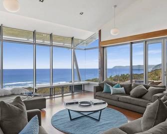 Windform House - Fairhaven - Living room