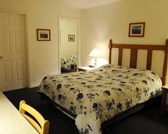 Burney Motel - Burney - Habitación