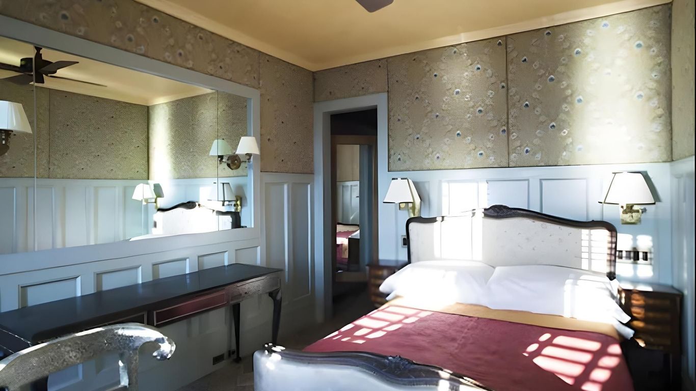 ويست فيليدج أورو هوستل