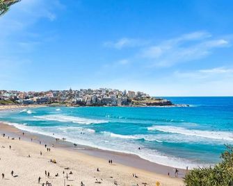 Beach Breeze on Ben Buckler - North Bondi - Playa