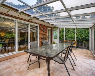 Vibrant Lakefront Gateway - Mississauga - Patio
