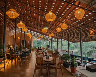 Basho Resort, Mulshi - Lavasa - Restaurant