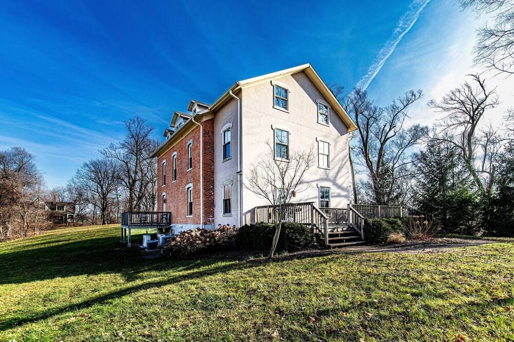 Furness Mansion - Chesterton - Budova