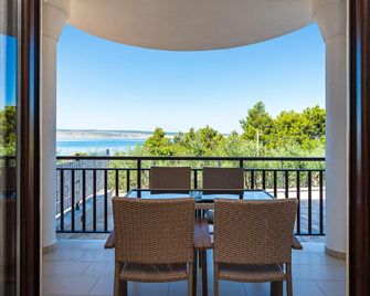 Hotel Vicko - Starigrad - Balcón