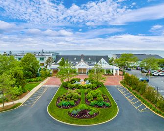 Sea Crest Beach Resort - North Falmouth - Dining room