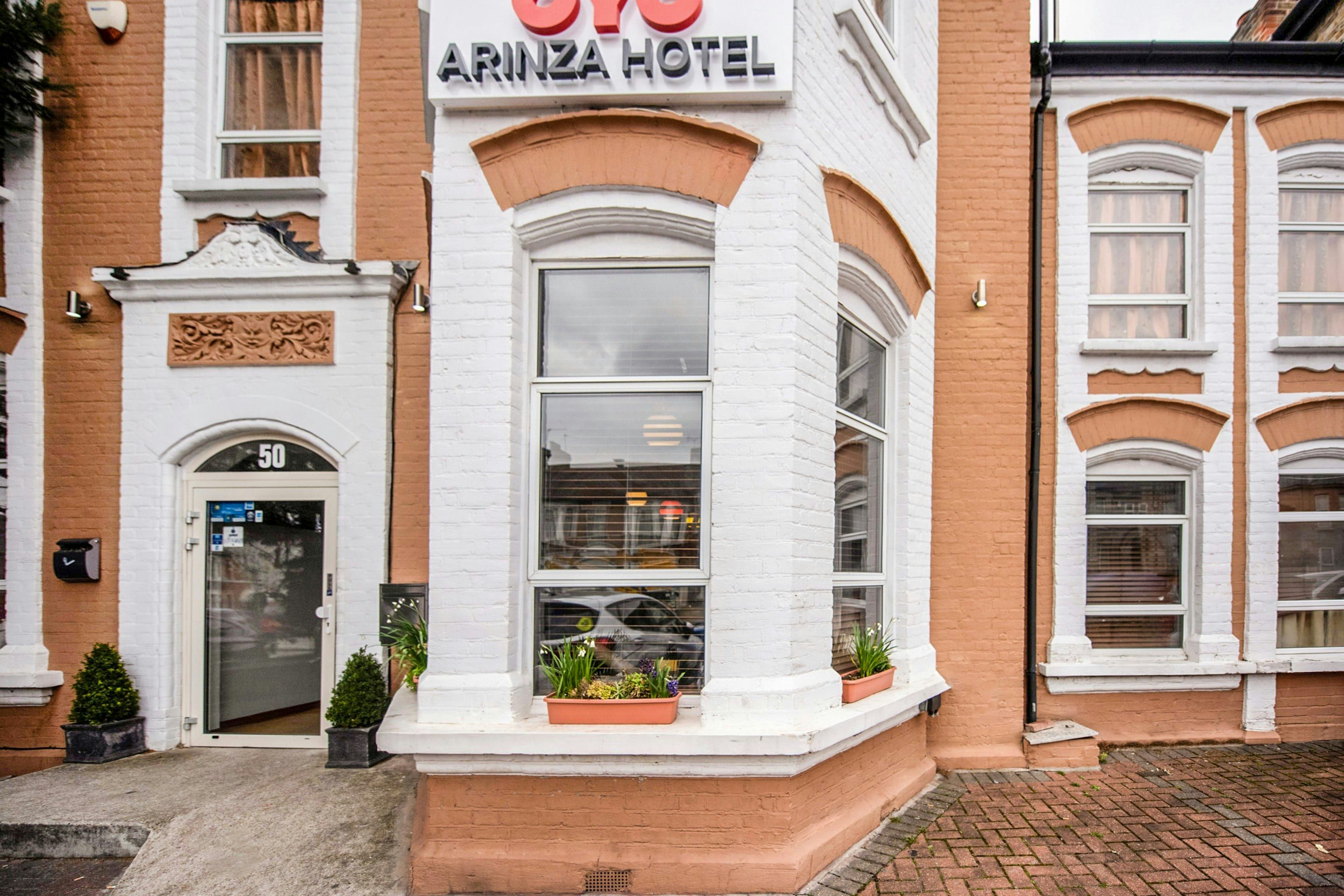 Arinza Hotel, London Ilford - Ilford - Building