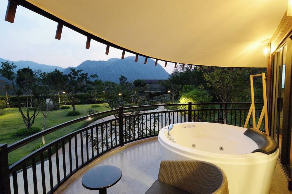 ذا هيدن فيليدج كاو ياي - Mu Si - شرفة