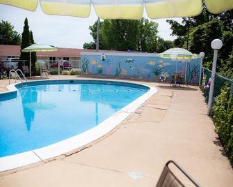 Steelhead Inn - Erie - Piscina