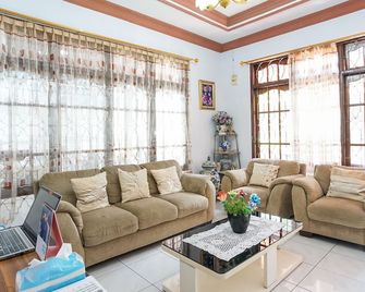 Pas Residence - Manado - Salon