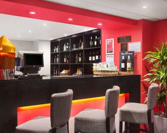 Ramada by Wyndham South Mimms M25 - Potters Bar - Bar