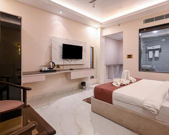 Virasat - The Hotel By Triveni Grand - Prayagraj - Camera da letto