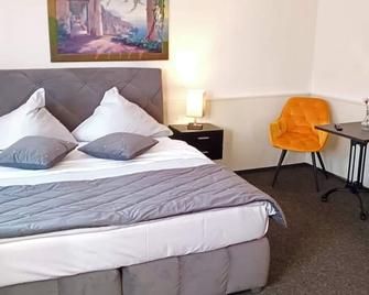 Dua Hotel - Wennigsen - Schlafzimmer