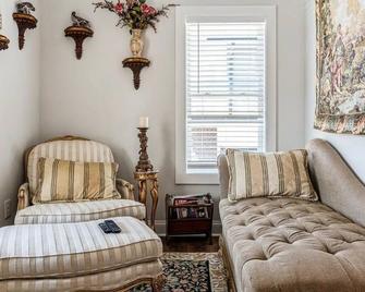 King's Loft, City Center Raleigh - Raleigh