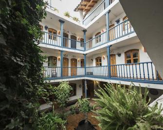 Doña Esther - Otavalo - Edificio