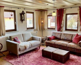 Vacation apartment in the Eugenhaus 1OG, 105sqm, 2 bedrooms, max. 6 persons - Rosenfeld - Living room