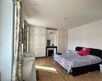 La Maison des Mousquetaires - Condom - Bedroom