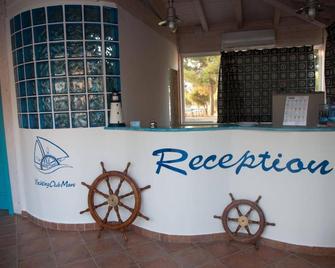 Yachting Club Mare - Gioiosa Marea - Recepción