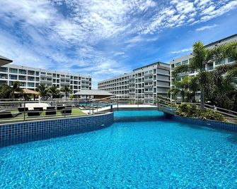 Laguna Beach Resort 3 Maldives - Jomtien - Piscina