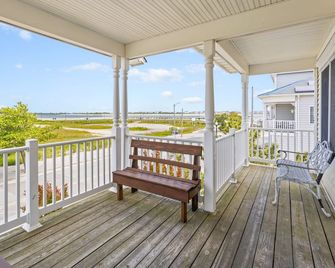 The Lucky Beach House, The Most Popular Beach House in Atlantic City! Wow! - Atlantic City - Balcony