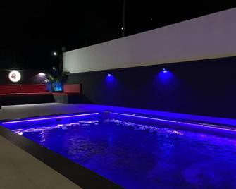 The Pole At Grand Baie - Grand Baie - Pool