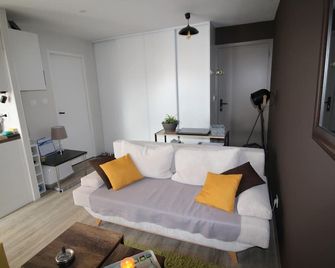 Gruissan Port, quiet 29m2 apartment with terrace - Gruissan - Wohnzimmer