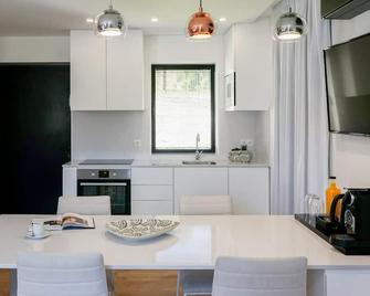 Portovella Lodges & Bungalows - Baiao - Keuken