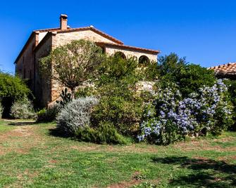 Il Cortile - Civitella Marittima - Vista del exterior