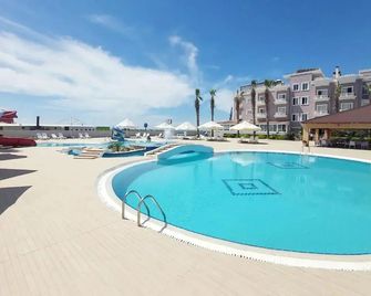 Exotic Hotel & Spa - Bogaz - Piscina