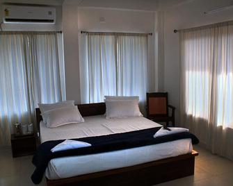 Hotel Greenwood - Siliguri - Bedroom