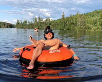 Lovely Dome Rental for Cozy Glamping Escapes to Nature in Mattawan, Ontario - Mattawa