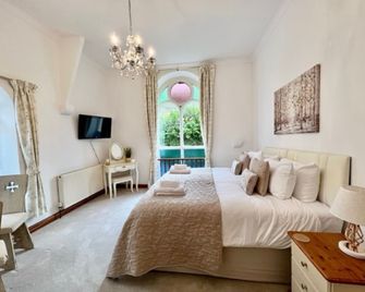 The Chapel Guest House - St. Austell - Bedroom