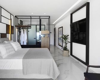 Assano Sea Front Luxury - Нікіті - Спальня
