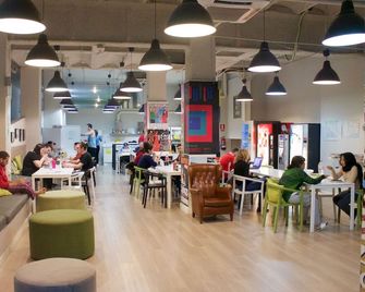 Hola Hostal Eixample - Βαρκελώνη
