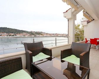 Holiday apartment with terrace | Sea view - Trogir - Balkon