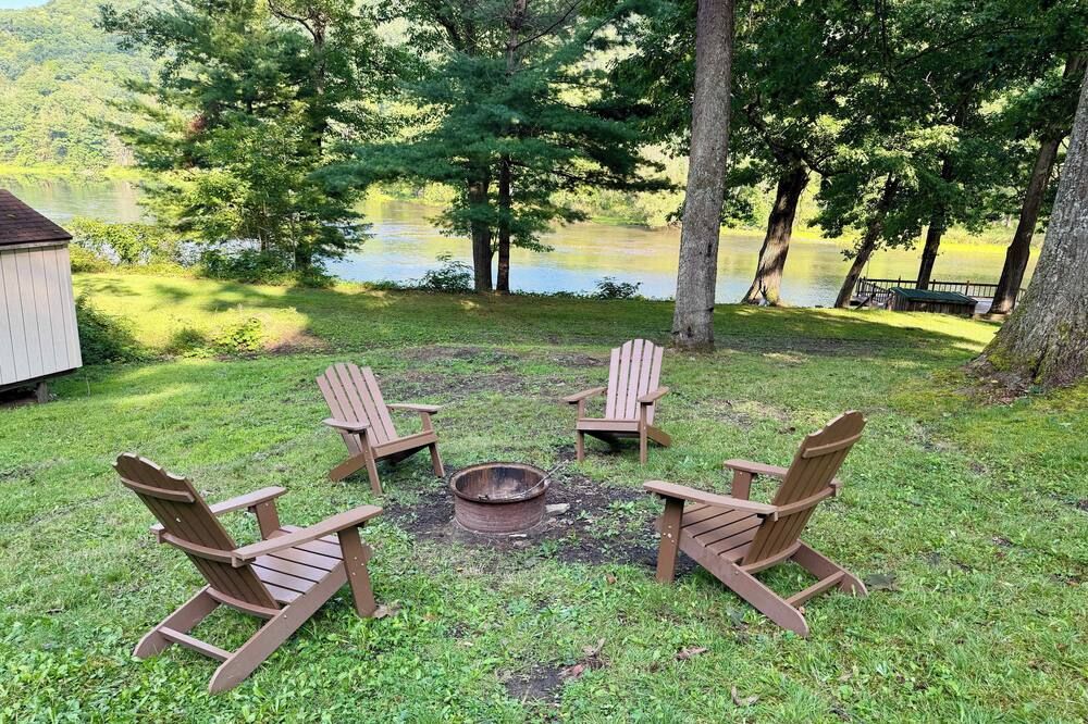 Tidioute Riverfront Chalet - Pet Friendly - Across from Game Lands