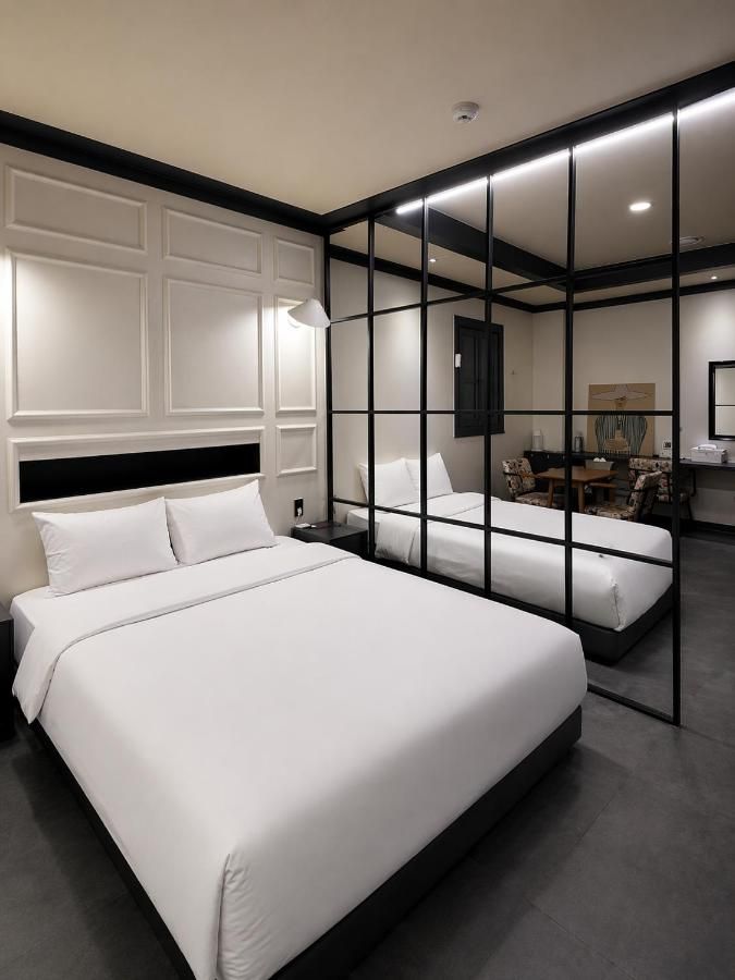 Hotel Carlton thumbnail 3