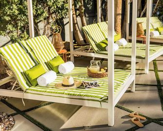 The Wesley by Avantstay A 10 BR Private Boutique Hotel Experience in the Heart of Palm Springs - 棕櫚泉 - 天井