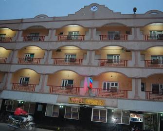 Hotel Meera - Dwārka - Building