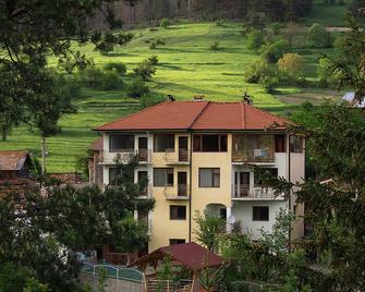 Guest House Milka - Trigrad - Edificio