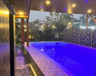 Mountain View Cottage Homestay - Alibag - Pool