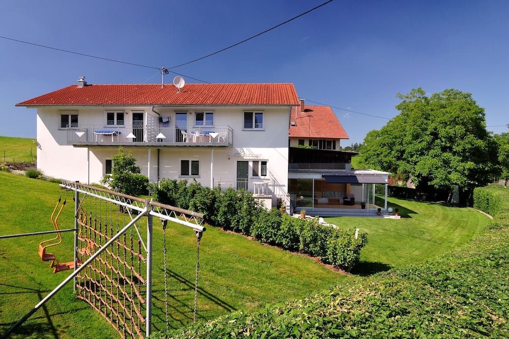 (2) Large idyllic vacation apartment - Neukirch - مبنى