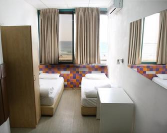 Beachfront Hostel - Tel Aviv - Bedroom