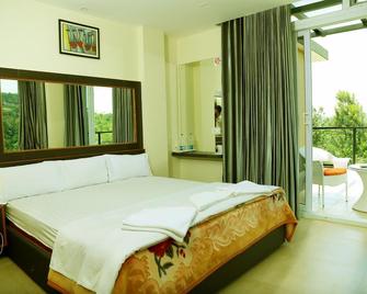 Sunvalley Homestay - Coonoor - Bedroom