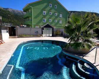Hotel Aruba - Budva - Zwembad