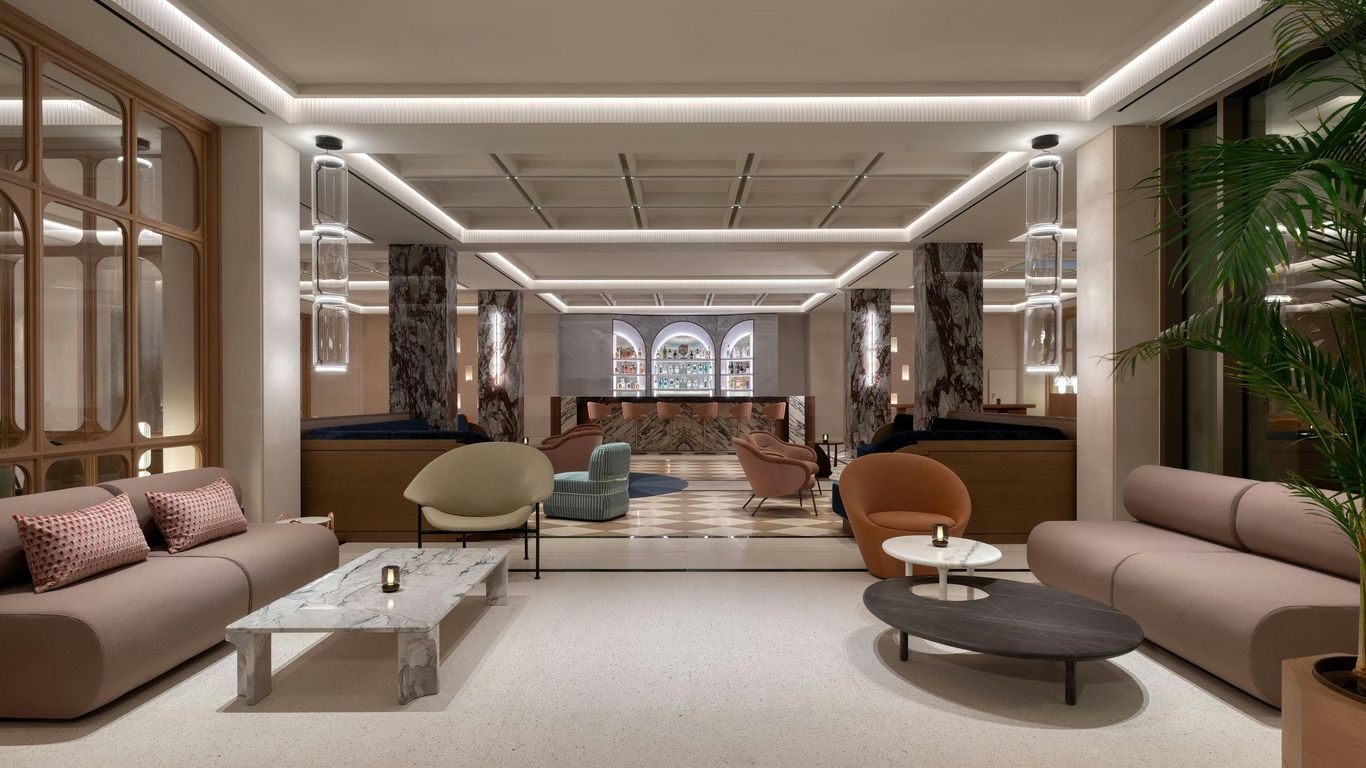 The Landmark, Autograph Collection