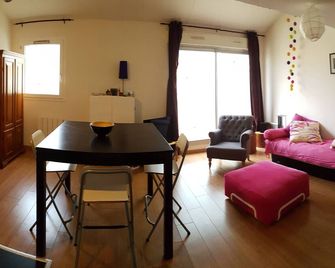 Quiet duplex apartment, near the port of Sète, 2 bedrooms for 4 pers. - Sète - Essbereich