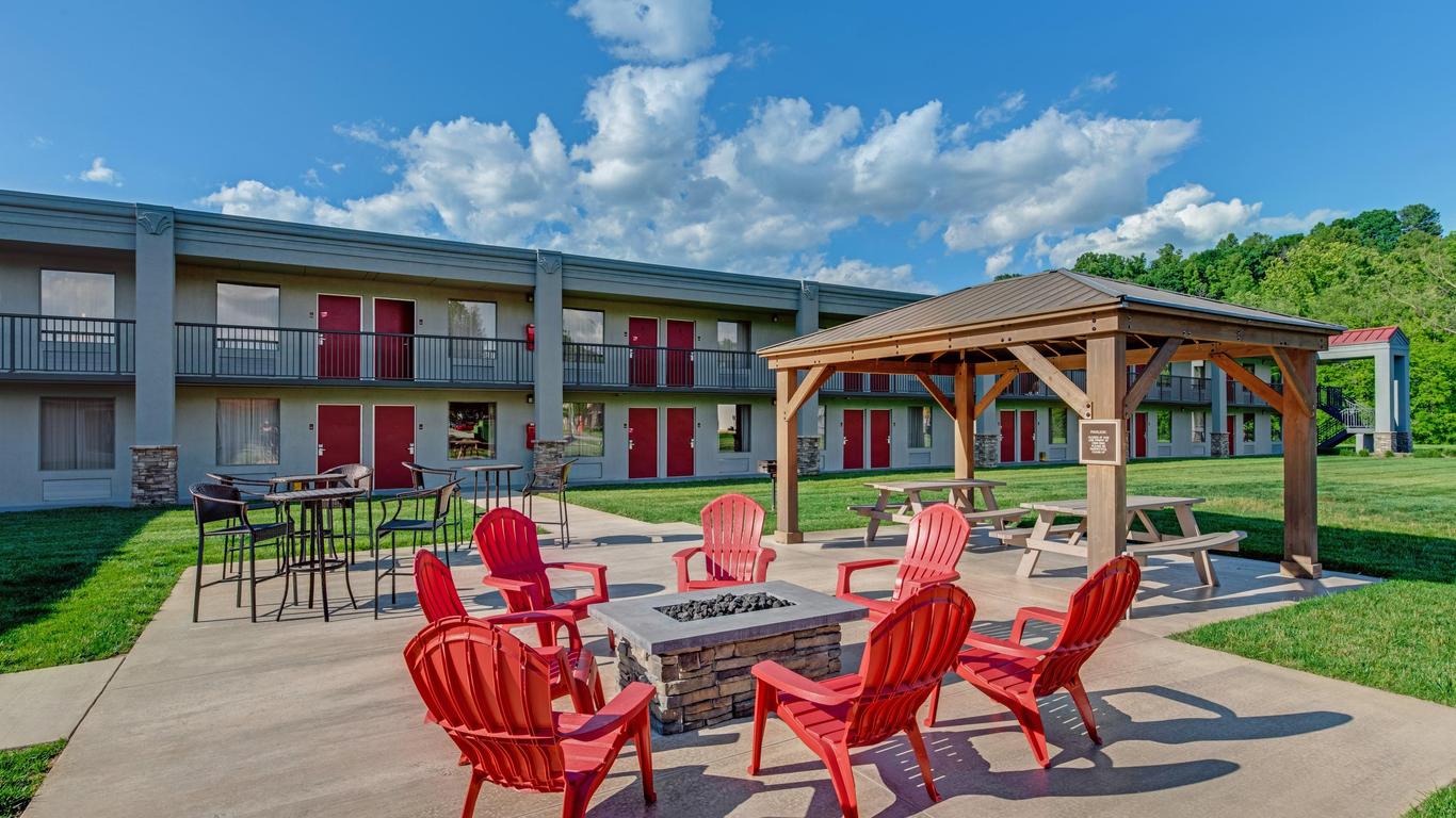 Red Roof Inn & Suites Wilkesboro