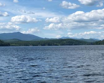 Beautiful lake house - Schroon Lake - Bedroom